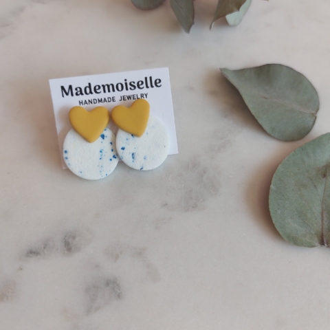 Σκουλαρίκια Heart on Circle