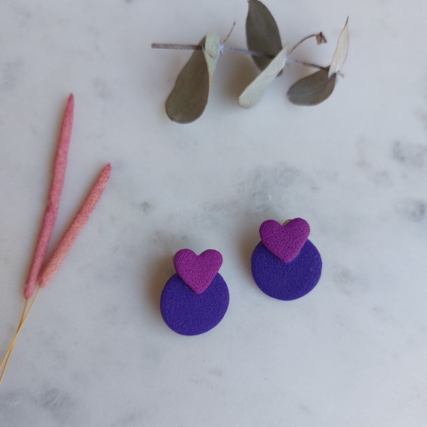 Σκουλαρίκια Heart on Circle