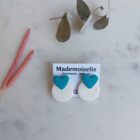 Σκουλαρίκια Heart on Circle