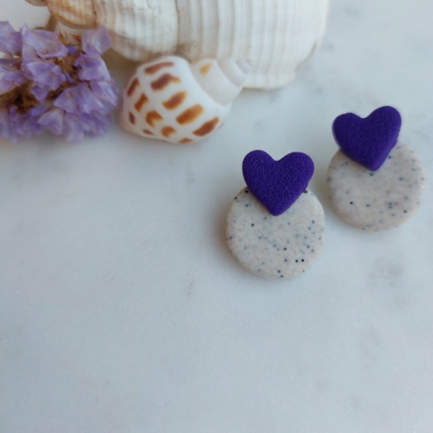 Σκουλαρίκια Heart on Circle